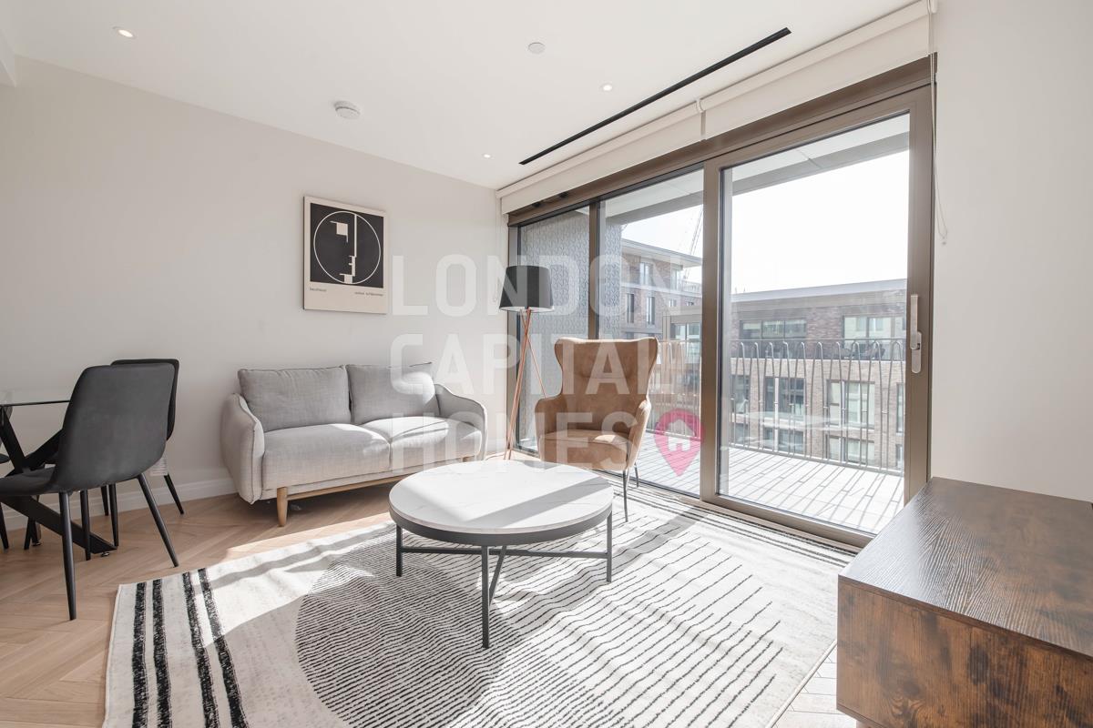 1 bed property in Saxon House, 1 Parkland Walk, London